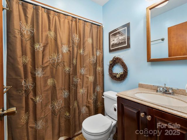 70 Fox Run, Hot Springs, NC 28743