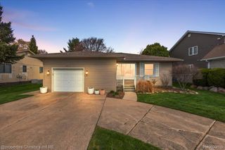 39173 Lakeshore Drive, Harrison Charter Township, MI 48045