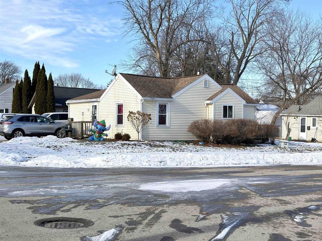 326 E WILSON AVENUE, Appleton, WI 54915