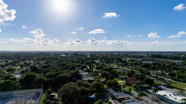 665 NW 151st St, Miami, FL 33169