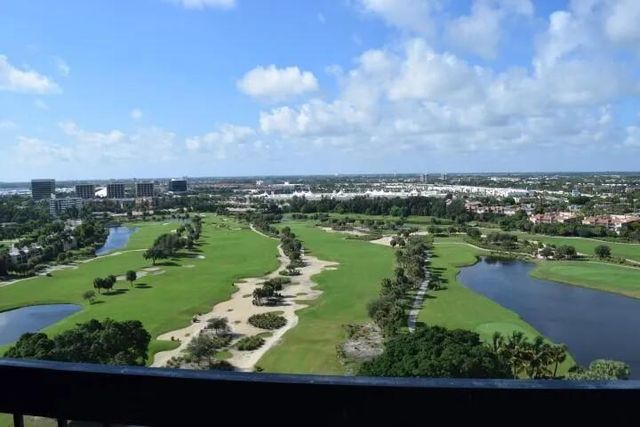 2425 Presidential Way 1905, West Palm Beach, FL 33401