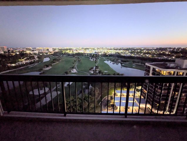 2425 Presidential Way 1905, West Palm Beach, FL 33401