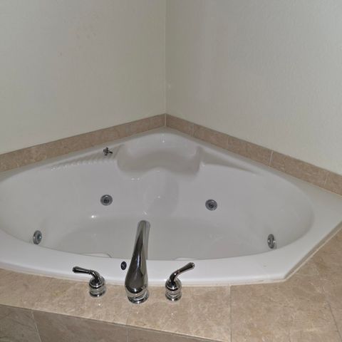 1640 Presidential Way, West Palm Beach, FL 33401