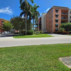 1640 Presidential Way, West Palm Beach, FL 33401