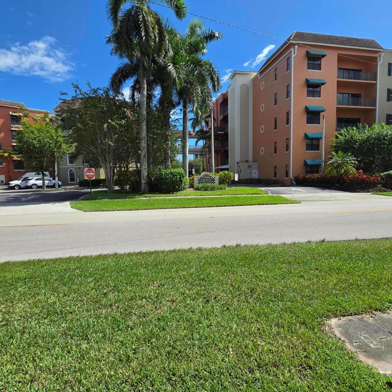 1640 Presidential Way, West Palm Beach, FL 33401