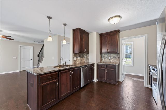 1193 Gentry Dr, Clarksville, TN 37043