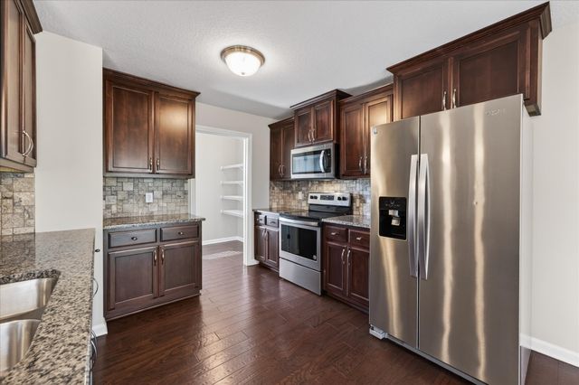 1193 Gentry Dr, Clarksville, TN 37043