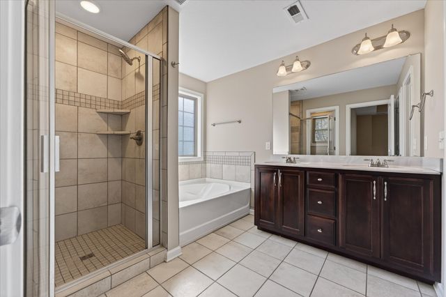 1193 Gentry Dr, Clarksville, TN 37043