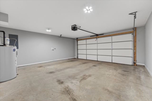 1193 Gentry Dr, Clarksville, TN 37043