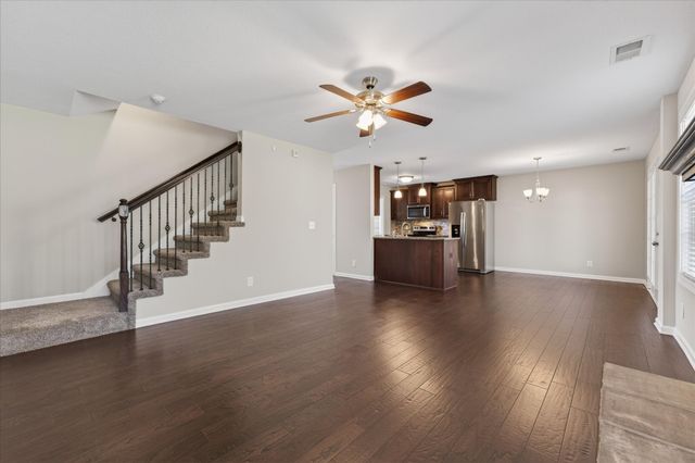 1193 Gentry Dr, Clarksville, TN 37043