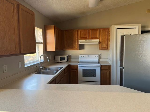 10 SQUIRREL PLACE, Palm Coast, FL 32164