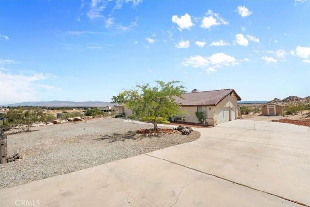 15984 Tinta Road, Apple Valley, CA 92307