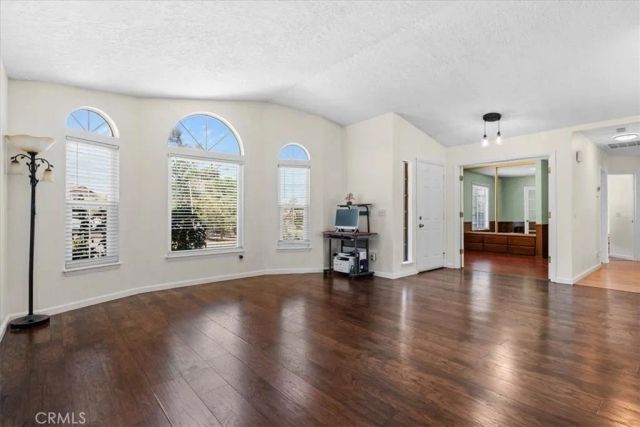 15984 Tinta Road, Apple Valley, CA 92307