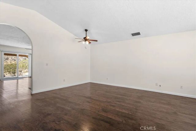 15984 Tinta Road, Apple Valley, CA 92307