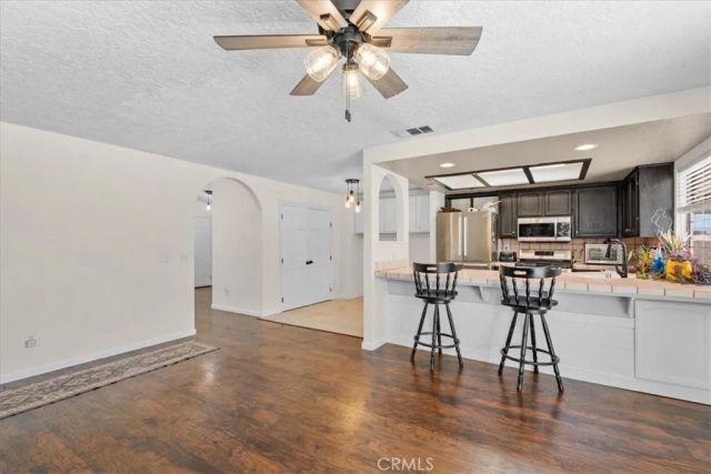 15984 Tinta Road, Apple Valley, CA 92307