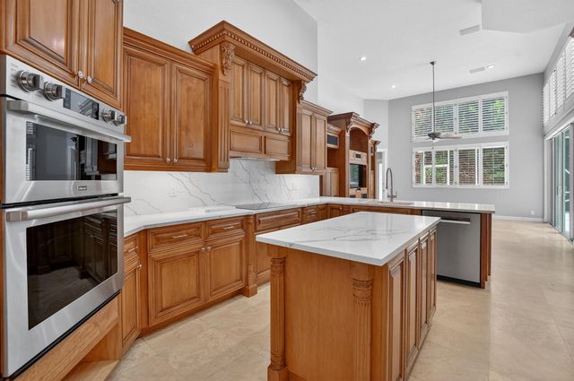 7008 NW 66th Terrace, Parkland, FL 33067