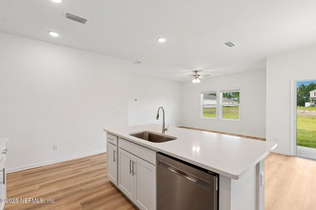 1244 HAMMOCK DUNES Drive, Jacksonville, FL 32221