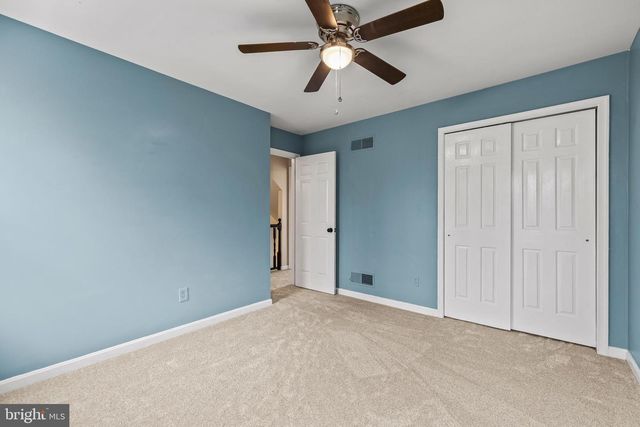 5 N SHAFFER DR, New Freedom, PA 17349