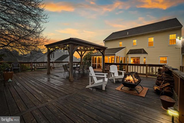 5 N SHAFFER DR, New Freedom, PA 17349