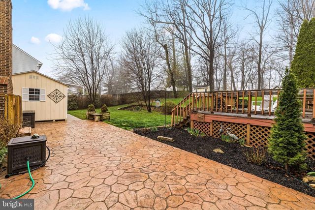 5 N SHAFFER DR, New Freedom, PA 17349