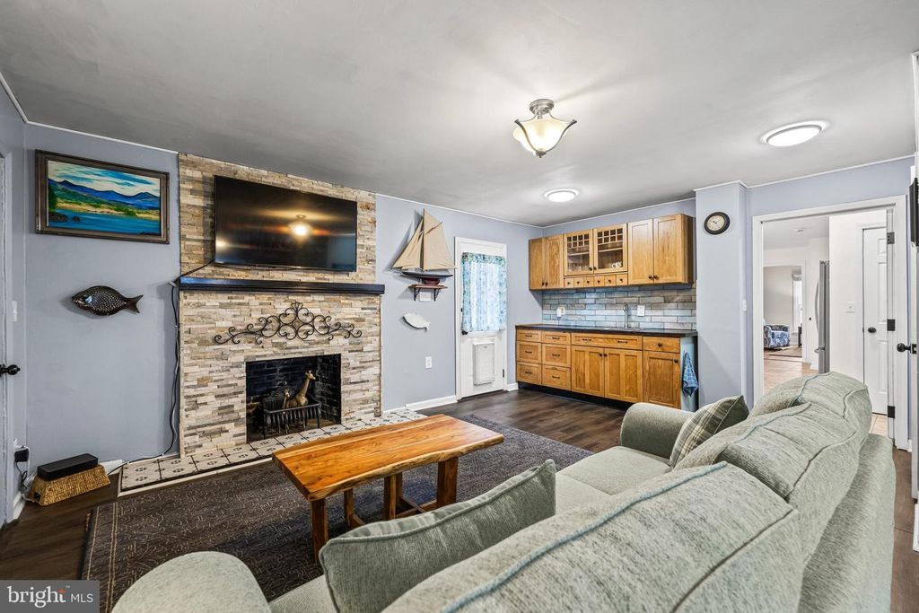 Image 14 of property listing at 5 N SHAFFER DR, New Freedom, PA 17349