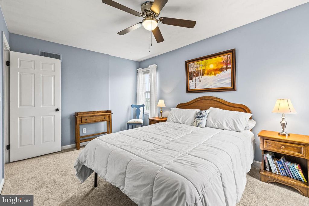 Image 19 of property listing at 5 N SHAFFER DR, New Freedom, PA 17349