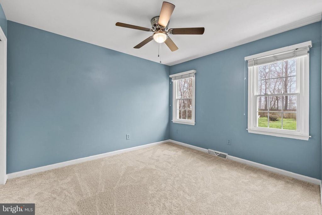 Image 20 of property listing at 5 N SHAFFER DR, New Freedom, PA 17349