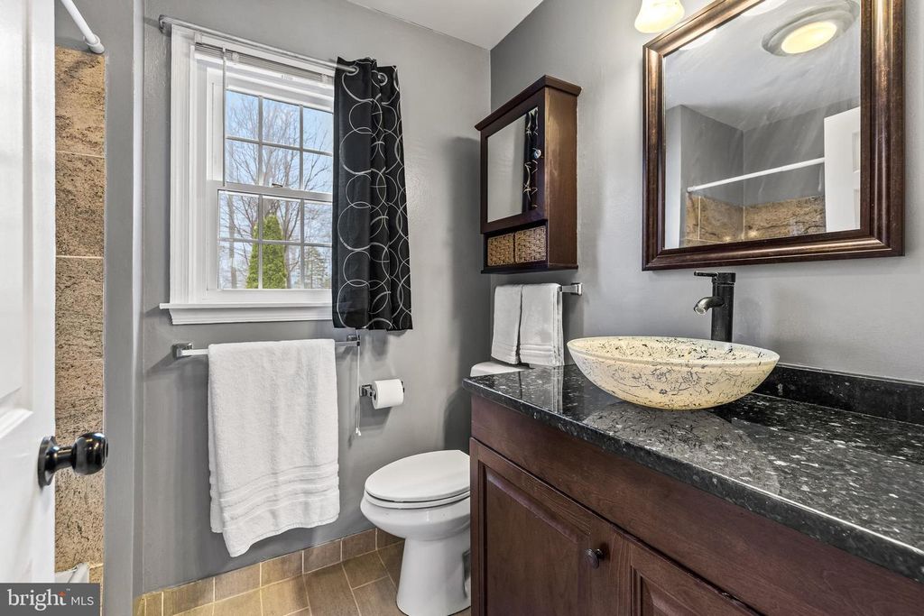 Image 22 of property listing at 5 N SHAFFER DR, New Freedom, PA 17349