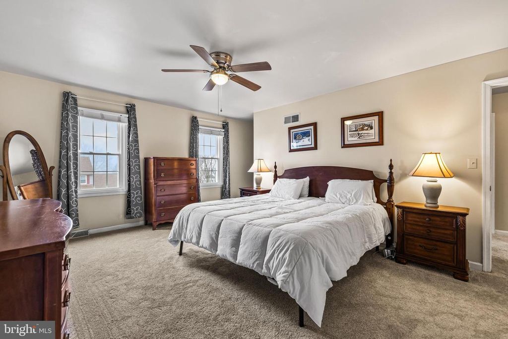 Image 23 of property listing at 5 N SHAFFER DR, New Freedom, PA 17349