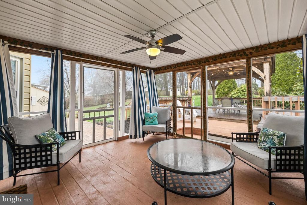 Image 35 of property listing at 5 N SHAFFER DR, New Freedom, PA 17349