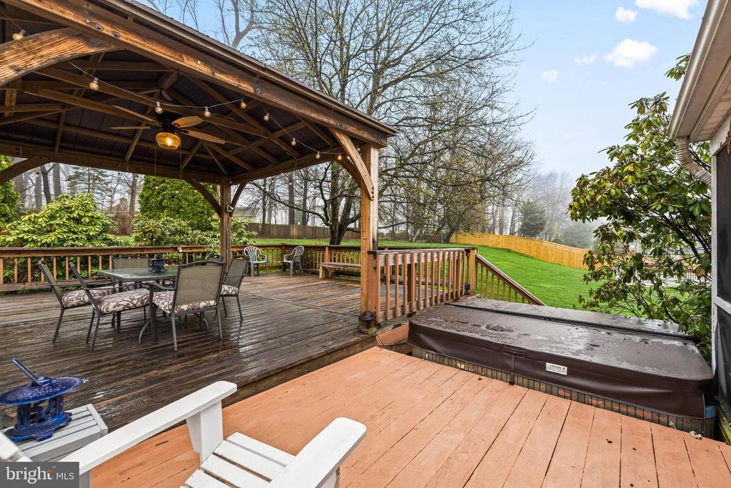 Image 36 of property listing at 5 N SHAFFER DR, New Freedom, PA 17349