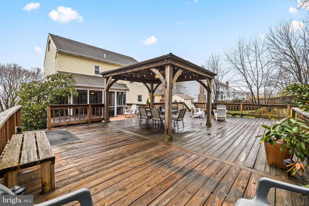 Image 38 of property listing at 5 N SHAFFER DR, New Freedom, PA 17349