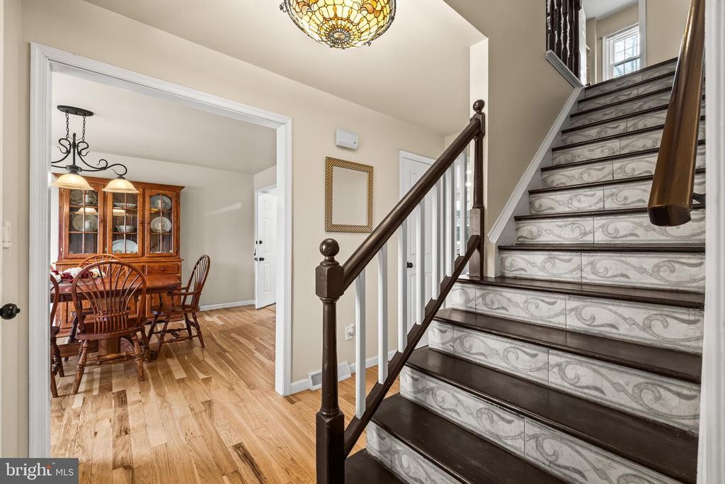 Image 4 of property listing at 5 N SHAFFER DR, New Freedom, PA 17349