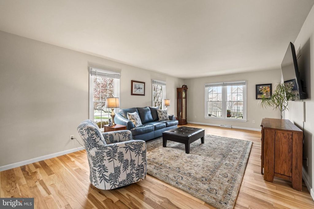 Image 6 of property listing at 5 N SHAFFER DR, New Freedom, PA 17349