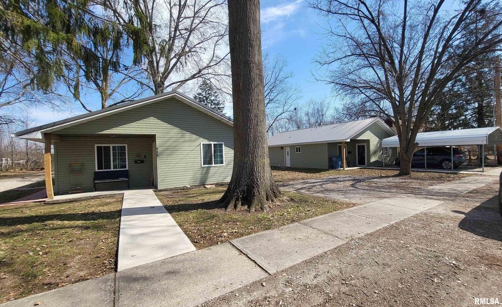 Image 1 of property listing at 117 N MORRISON Street, Centralia, IL 62801