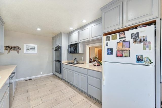 2060 State Highway 193, Cool, CA 95614