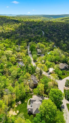 15 Middle Creek Road, Signal Mountain, TN 37377