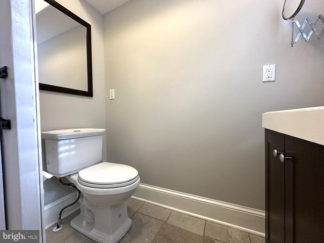 1320 CREASE ST, Philadelphia, PA 19125