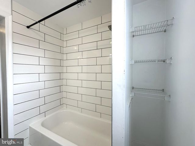 1320 CREASE ST, Philadelphia, PA 19125