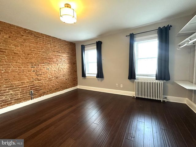 1320 CREASE ST, Philadelphia, PA 19125