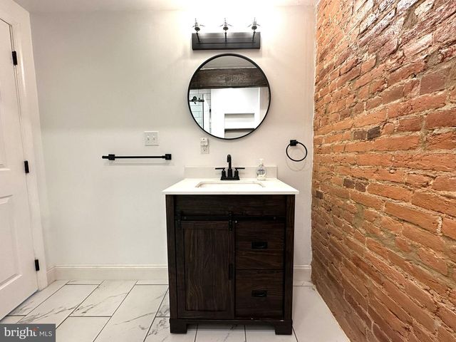 1320 CREASE ST, Philadelphia, PA 19125