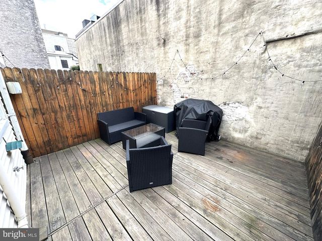 1320 CREASE ST, Philadelphia, PA 19125