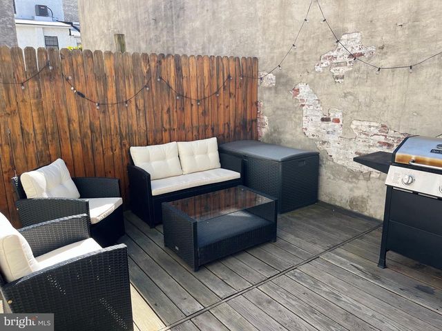 1320 CREASE ST, Philadelphia, PA 19125