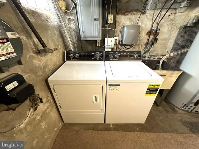 1320 CREASE ST, Philadelphia, PA 19125