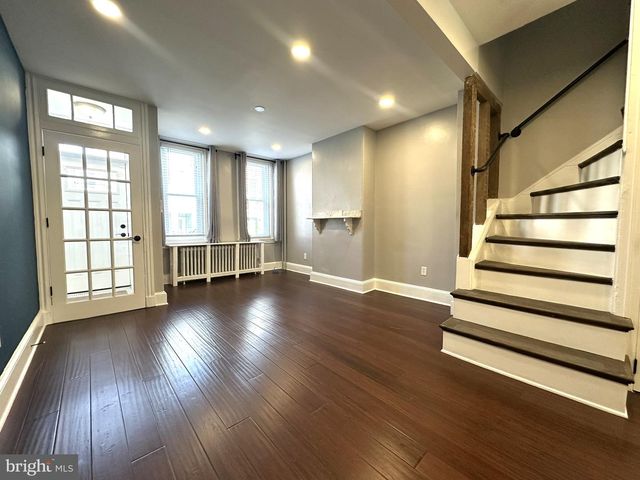 1320 CREASE ST, Philadelphia, PA 19125