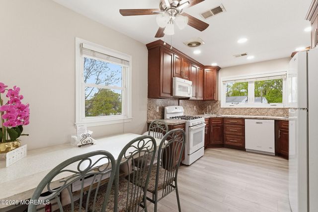 869 Hearthstone Drive, Lakewood, NJ 08701