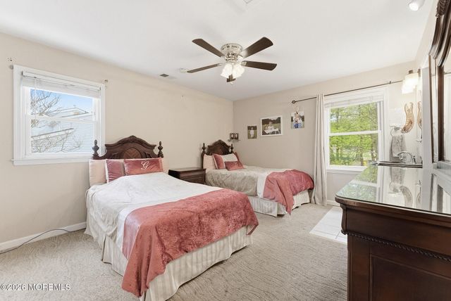 869 Hearthstone Drive, Lakewood, NJ 08701