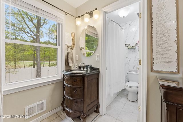 869 Hearthstone Drive, Lakewood, NJ 08701