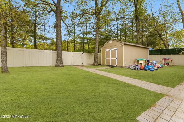869 Hearthstone Drive, Lakewood, NJ 08701