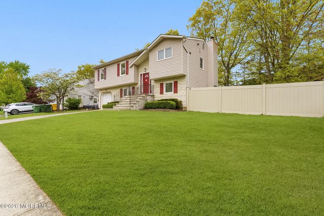 869 Hearthstone Drive, Lakewood, NJ 08701
